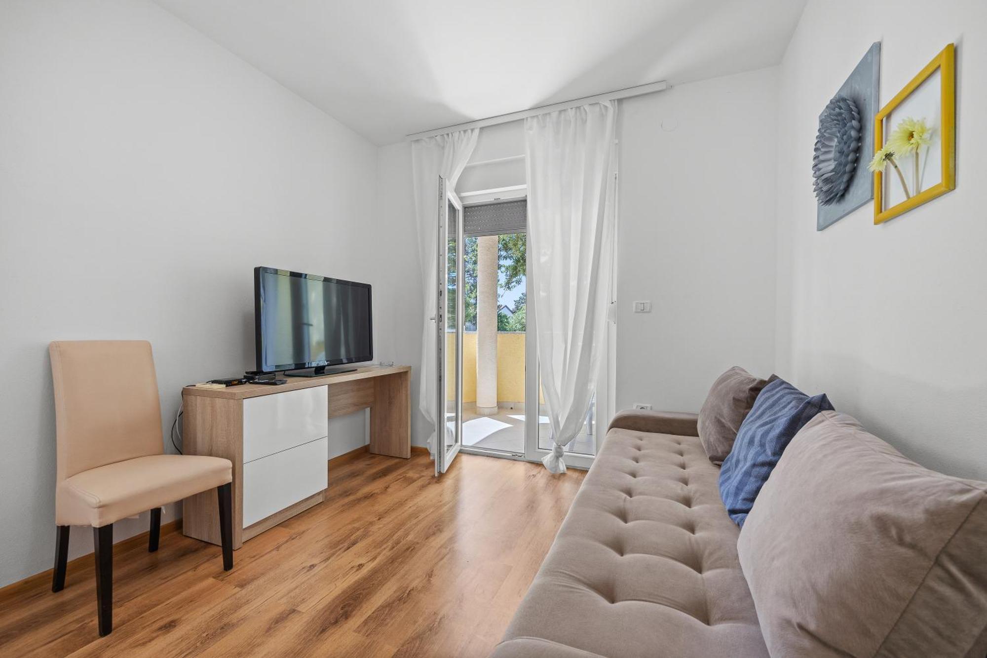 Neea Apartments メドゥリン 部屋 写真